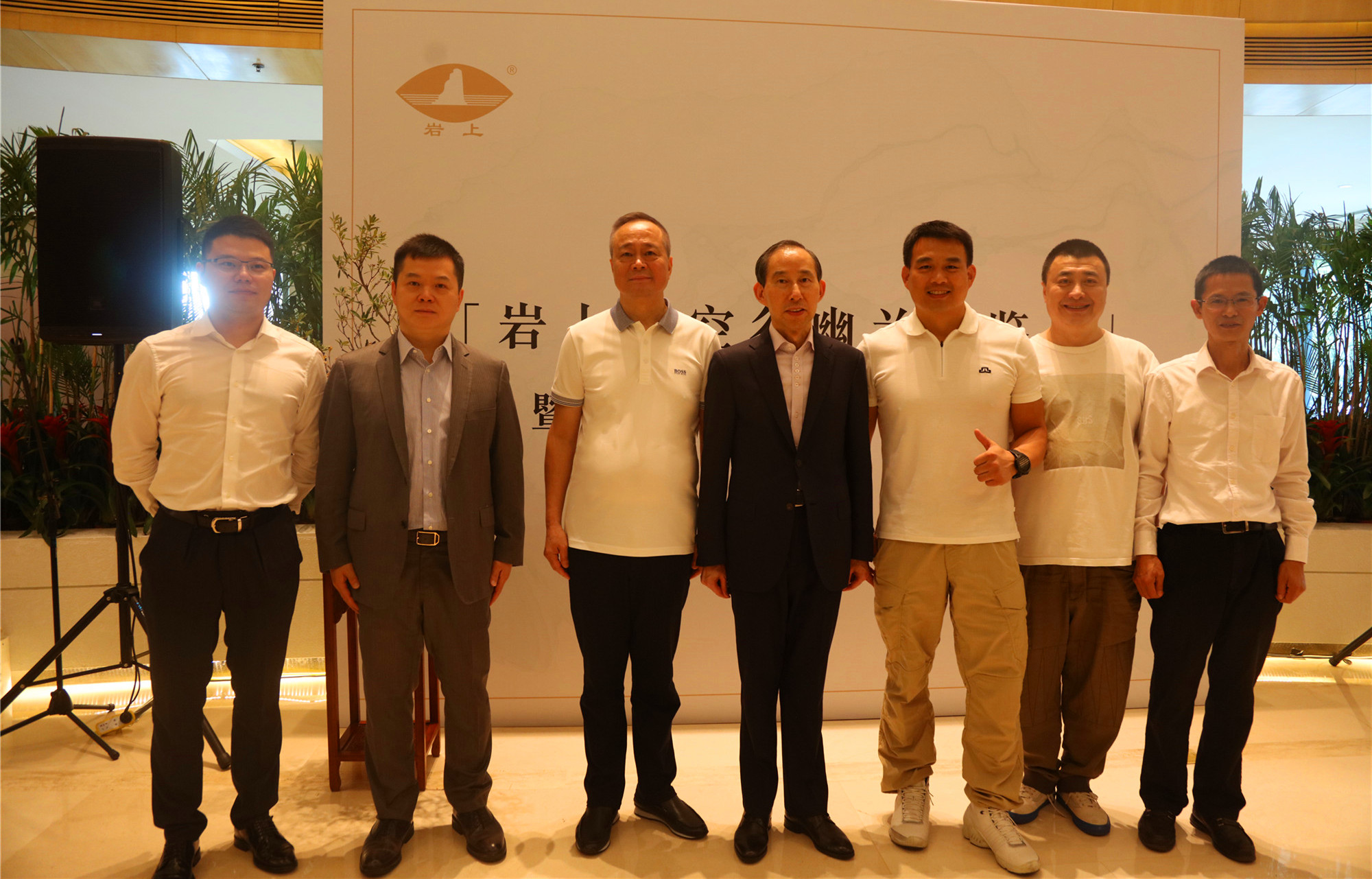 2L8A2927.jpg 2L8A2927.jpg