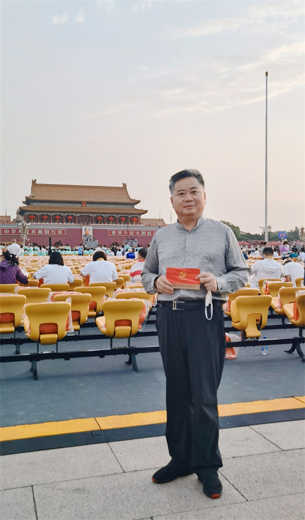 张志雄.jpg 张志雄.jpg