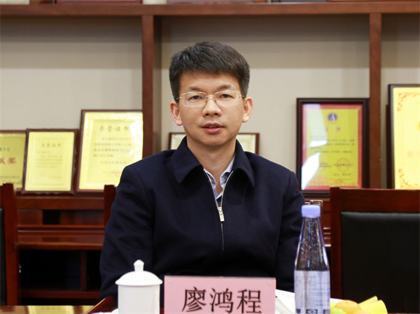 2L8A1076.jpg 2L8A1076.jpg