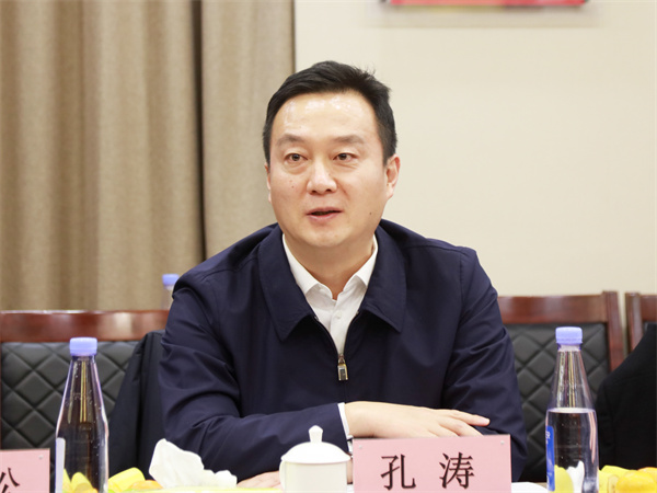 2L8A1113.jpg 2L8A1113.jpg