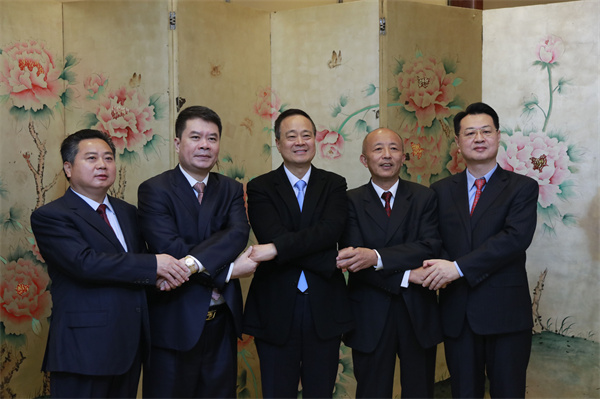 五长握手.jpg